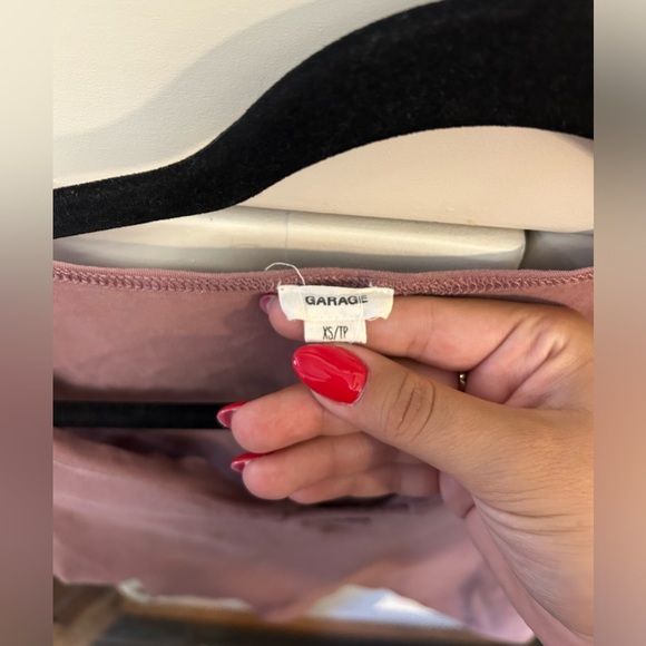 ⚡️2 for 10$!⚡️ Garage V-Neck Tank Top - Picture 2 of 3